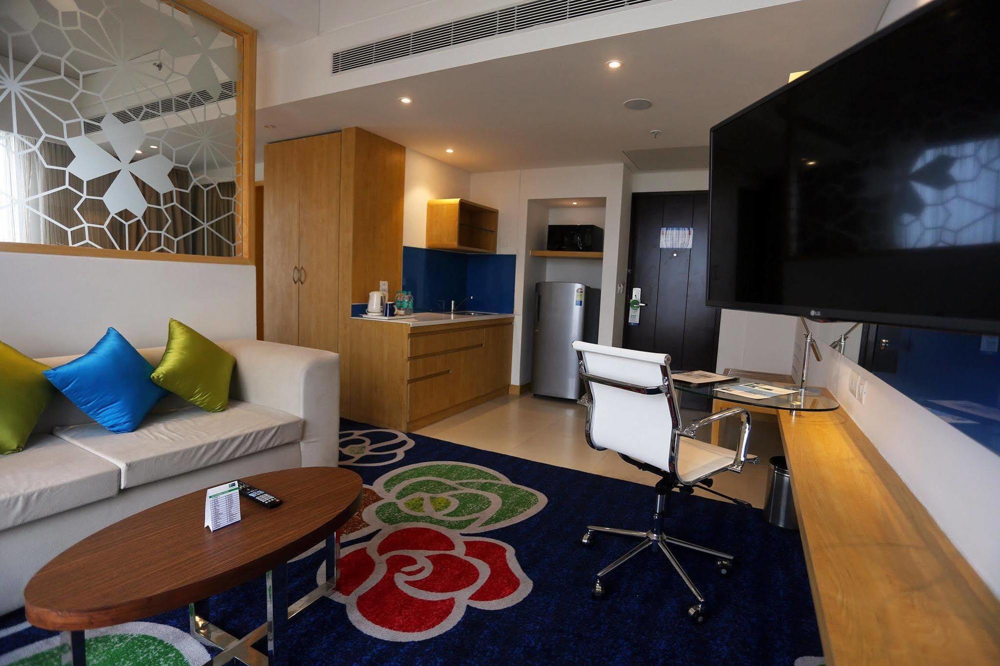 Holiday Inn Express Chennai Old Mahabalipuram Road Kültér fotó